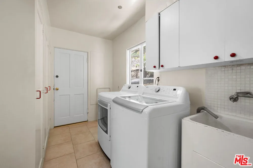 2024 Curson Avenue Los Angeles, CA 90046