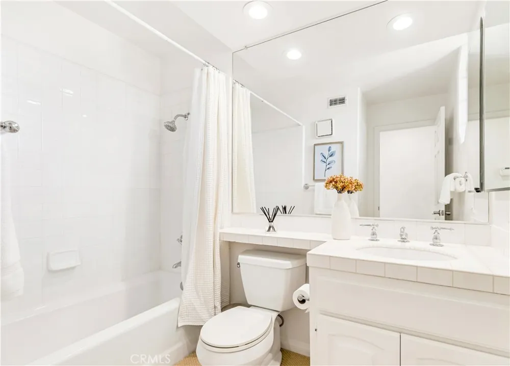 72 Ocean Vista Newport Beach, CA 92660
