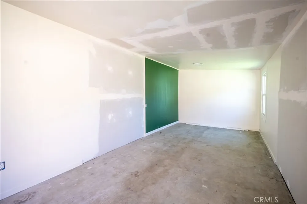 939 Orange Azusa, CA 91702