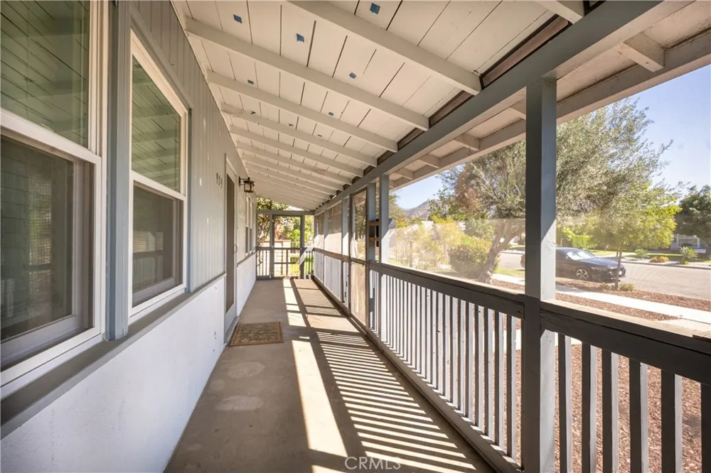 939 Orange Azusa, CA 91702