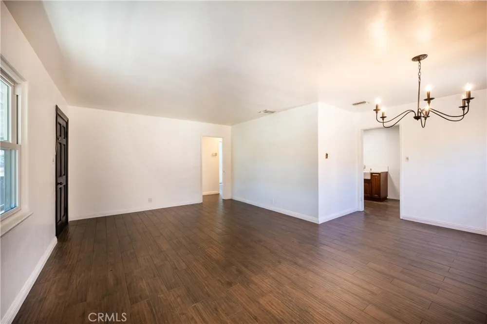 939 Orange Azusa, CA 91702