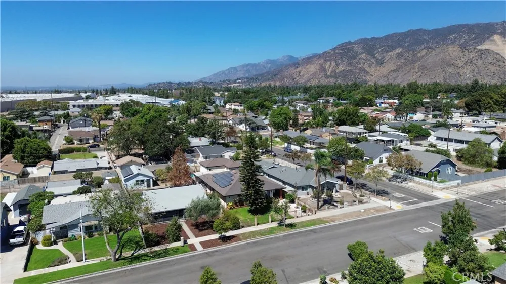 939 Orange Azusa, CA 91702