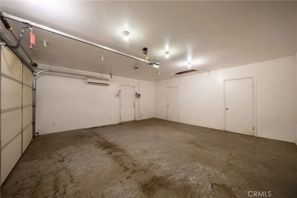 939 Orange Azusa, CA 91702