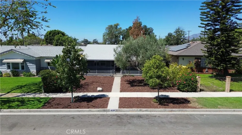 939 Orange Azusa, CA 91702