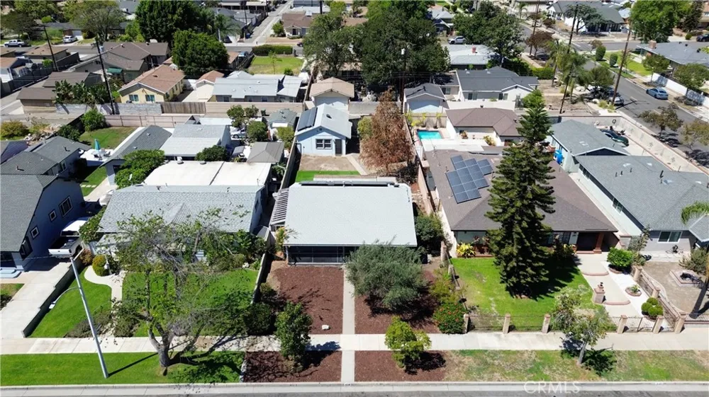 939 Orange Azusa, CA 91702