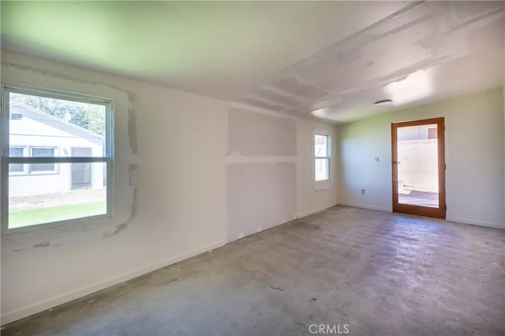 939 Orange Azusa, CA 91702