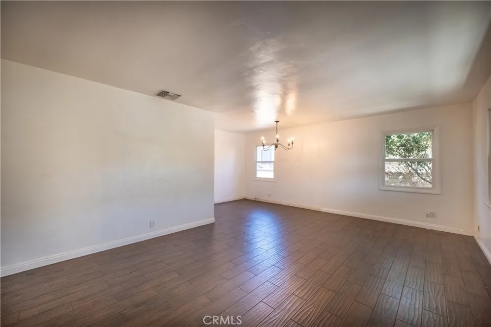 939 Orange Azusa, CA 91702