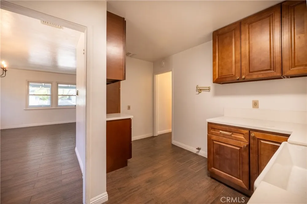 939 Orange Azusa, CA 91702