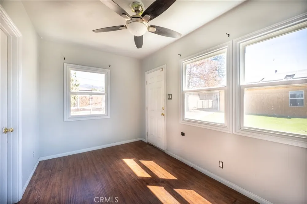 939 Orange Azusa, CA 91702