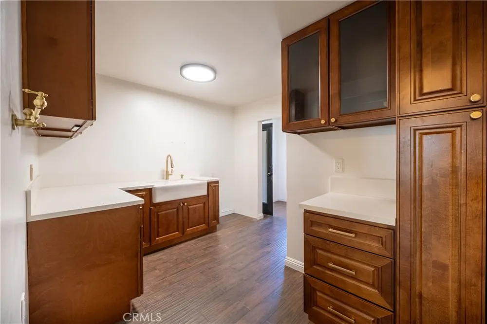 939 Orange Azusa, CA 91702