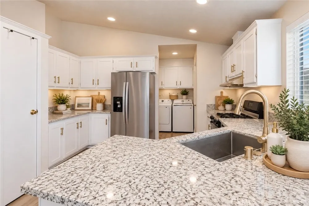 10961 Desert Lawn Dr #70 Calimesa, CA 92320