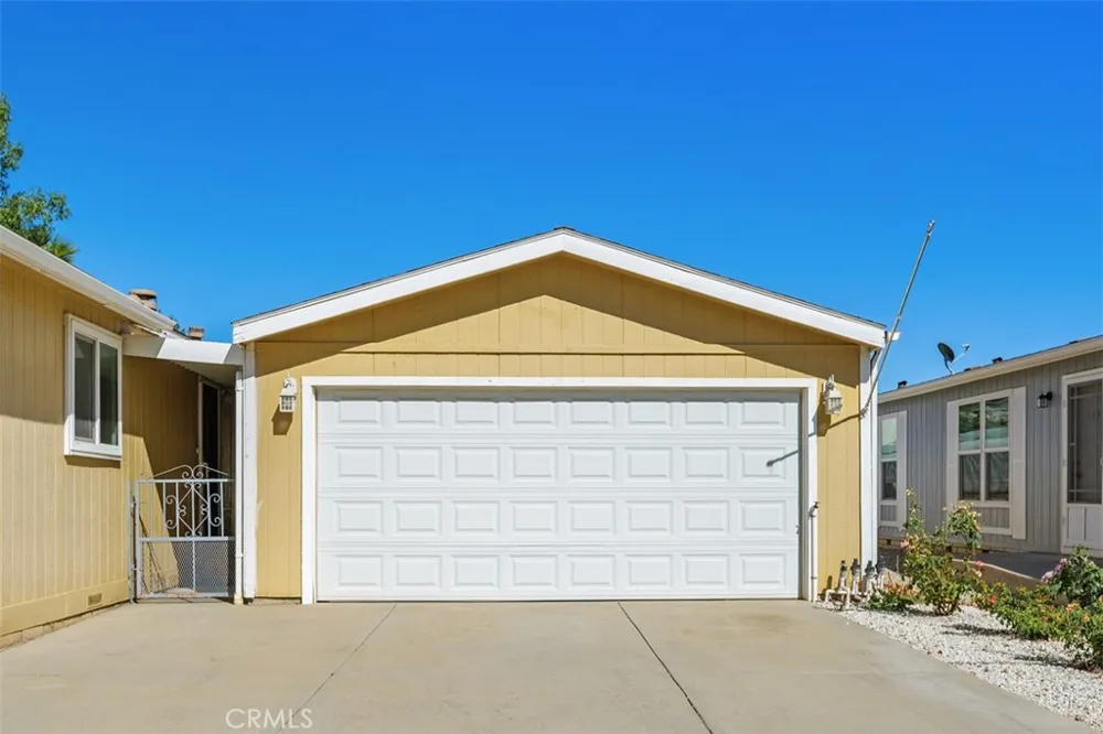 10961 Desert Lawn Dr #70 Calimesa, CA 92320