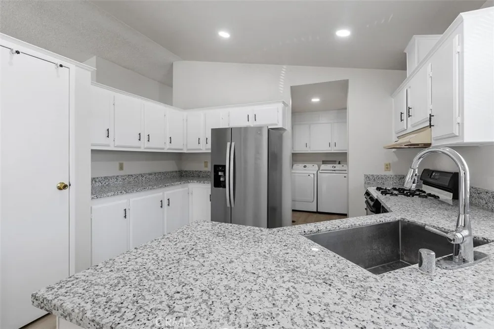 10961 Desert Lawn Dr #70 Calimesa, CA 92320