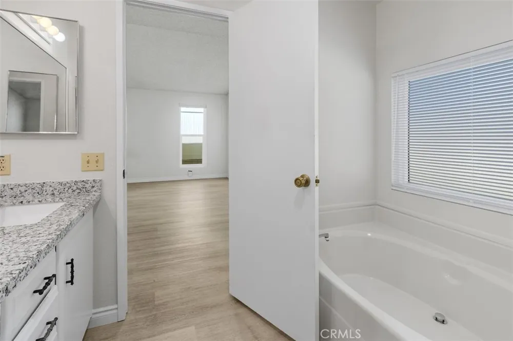 10961 Desert Lawn Dr #70 Calimesa, CA 92320