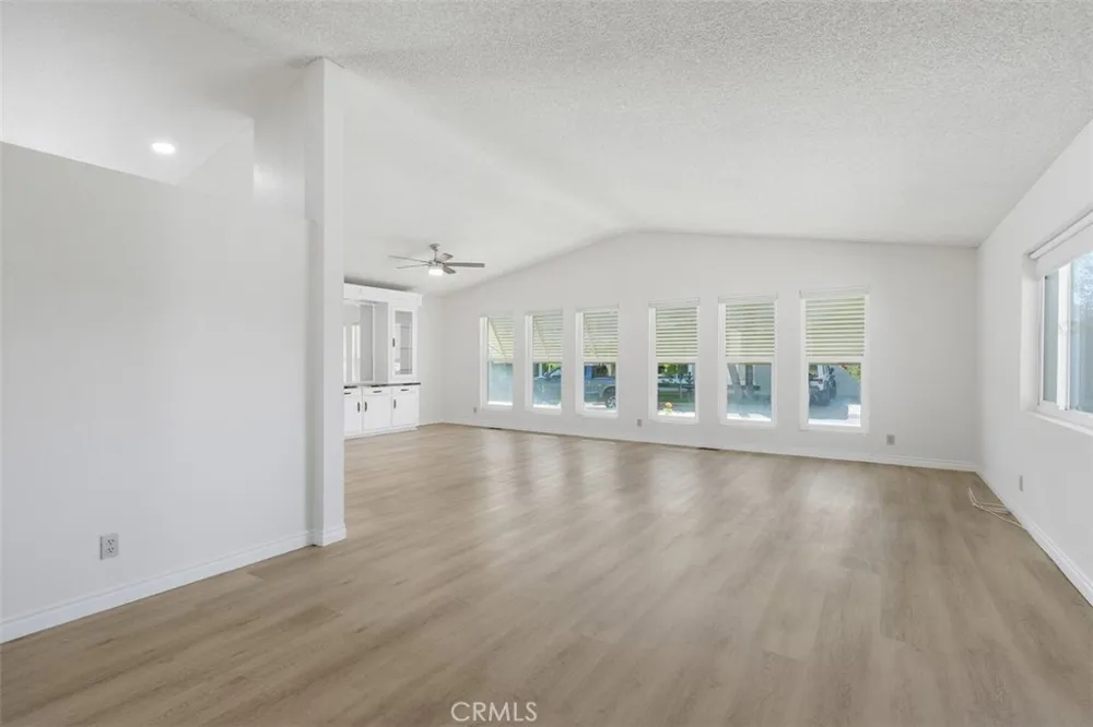 10961 Desert Lawn Dr #70 Calimesa, CA 92320