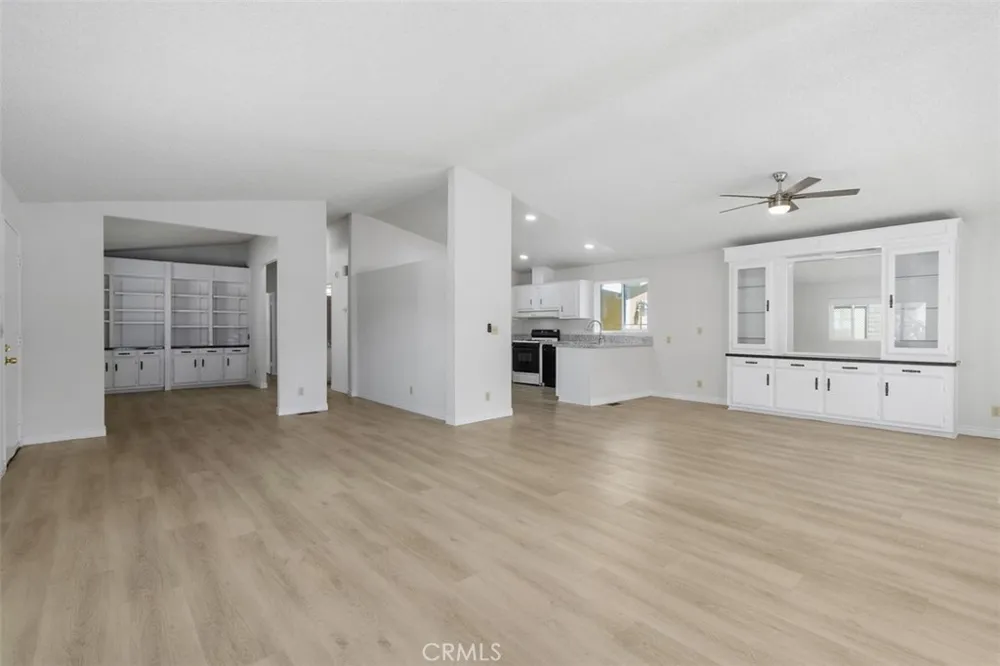 10961 Desert Lawn Dr #70 Calimesa, CA 92320