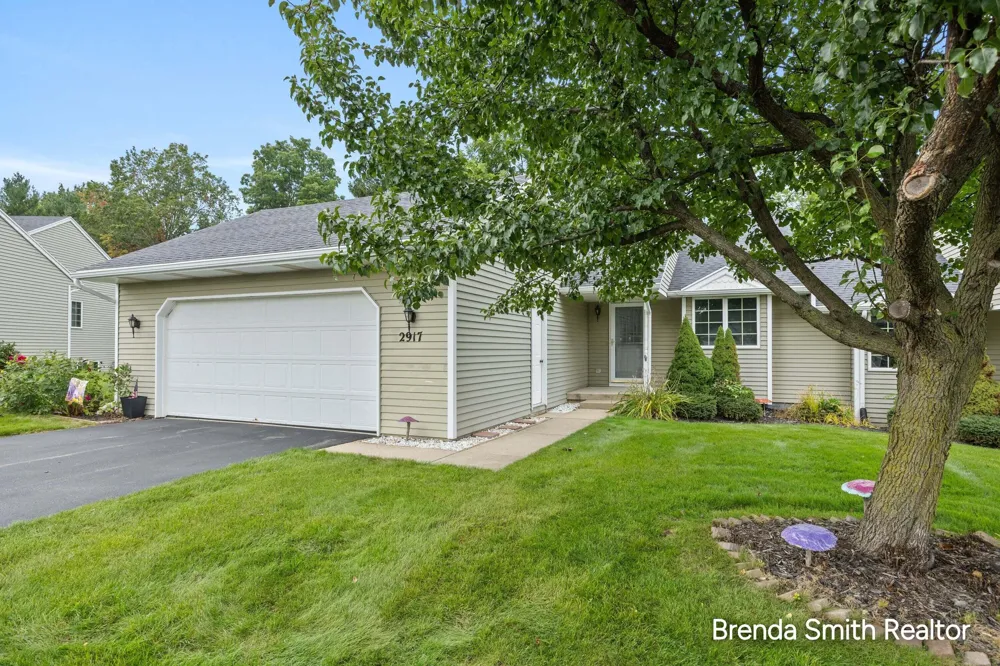 2917 Parkside Drive Jenison, MI 49428