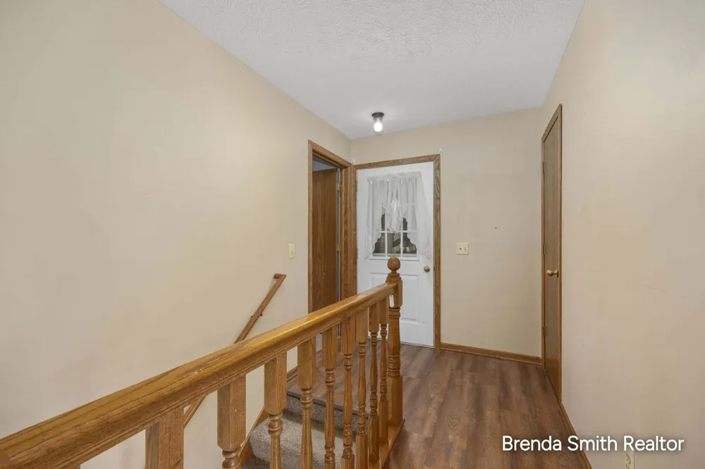 2917 Parkside Drive Jenison, MI 49428