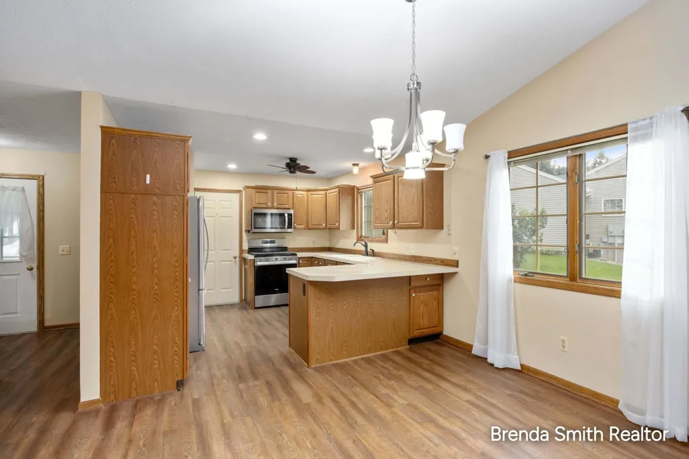 2917 Parkside Drive Jenison, MI 49428