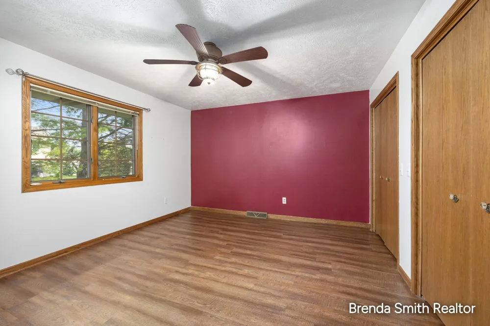 2917 Parkside Drive Jenison, MI 49428