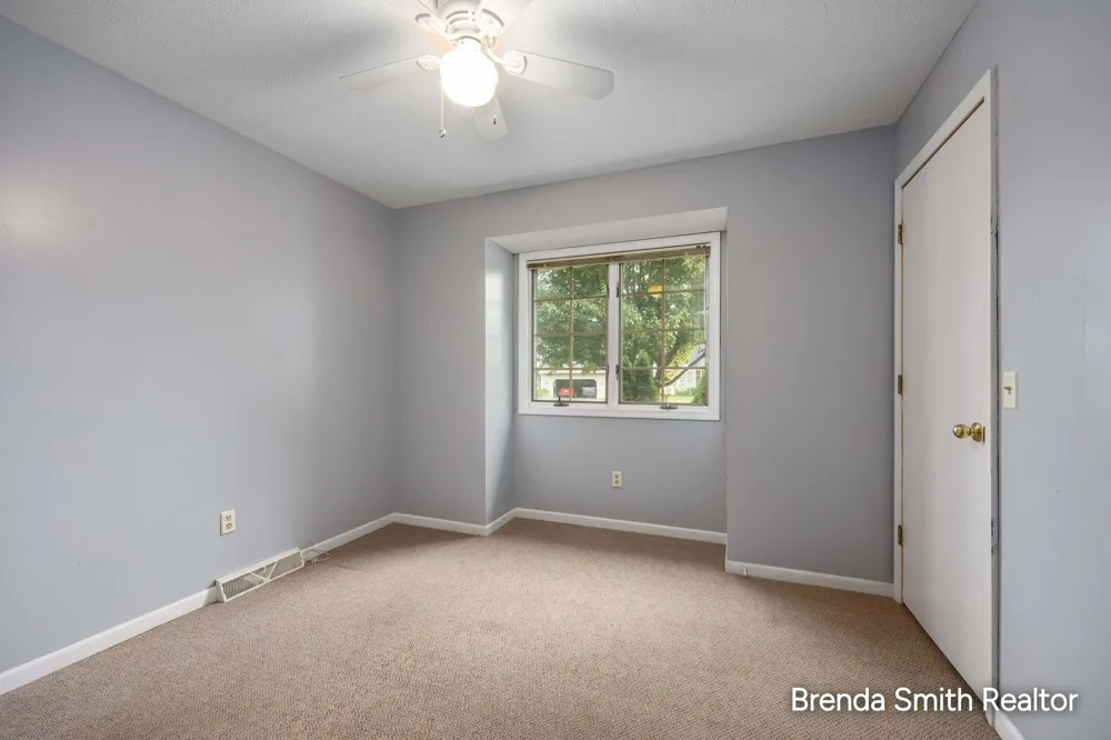 2917 Parkside Drive Jenison, MI 49428