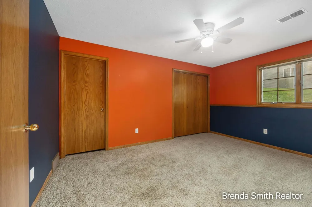 2917 Parkside Drive Jenison, MI 49428