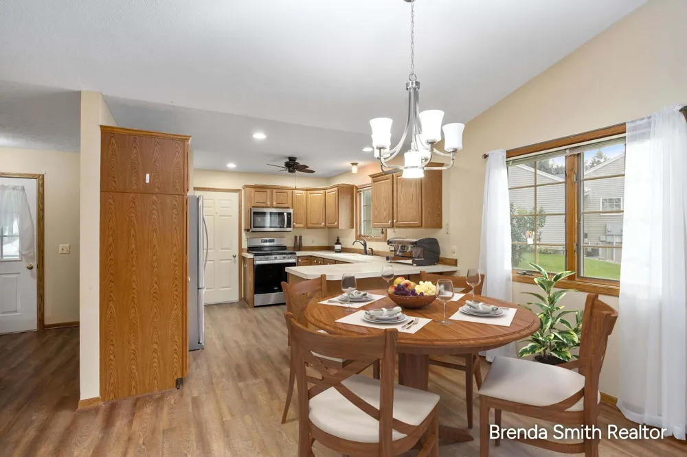 2917 Parkside Drive Jenison, MI 49428
