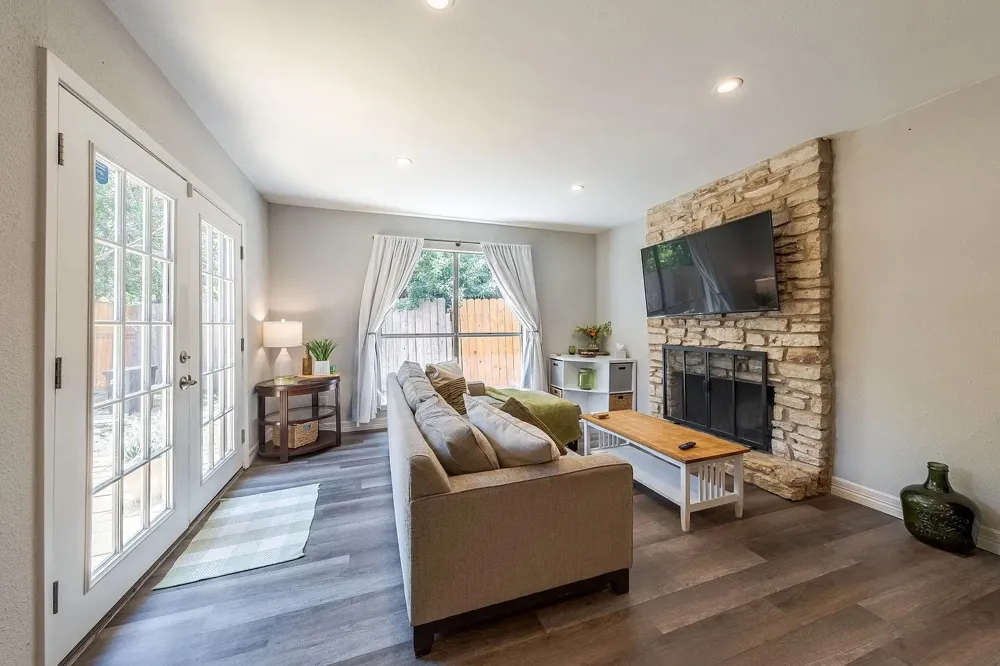 4807 Yucca Hill Drive Austin, TX 78744
