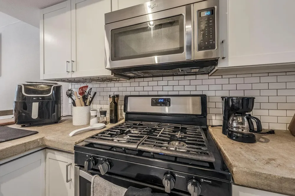 4807 Yucca Hill Drive Austin, TX 78744
