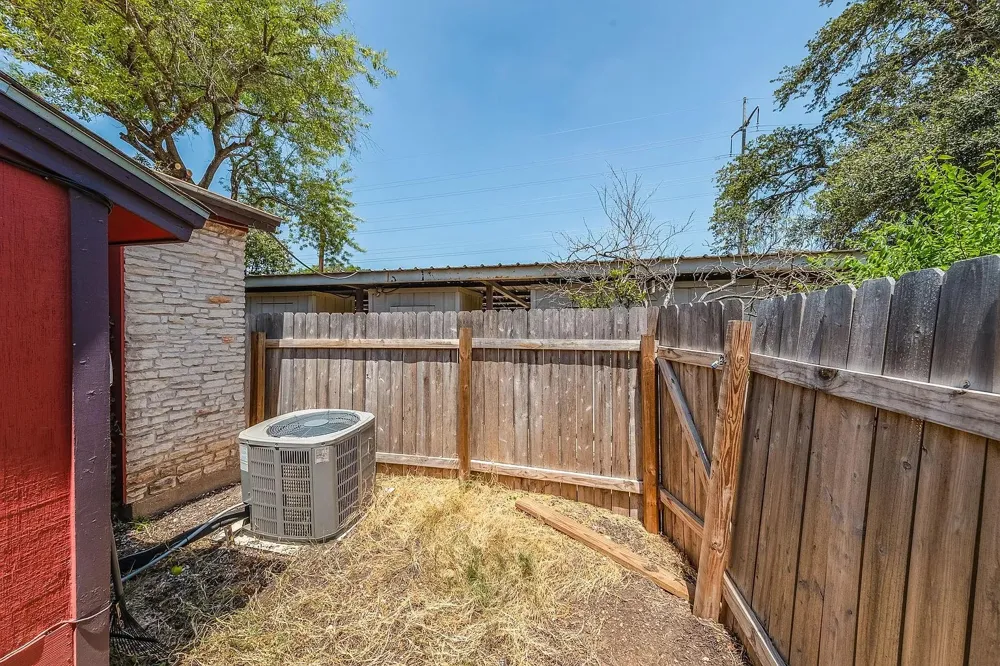 4807 Yucca Hill Drive Austin, TX 78744