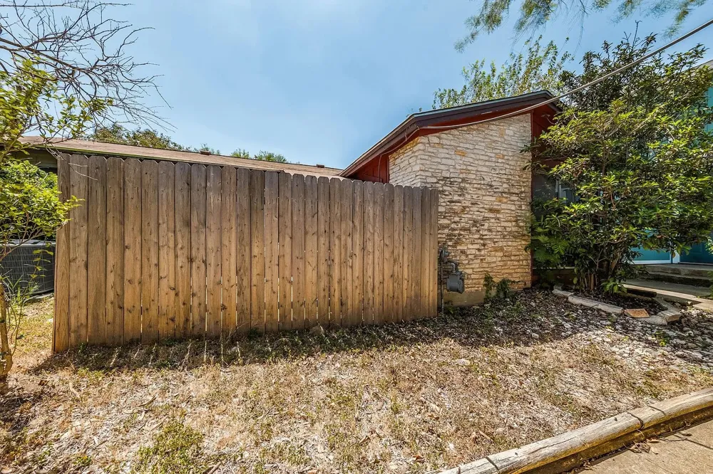 4807 Yucca Hill Drive Austin, TX 78744