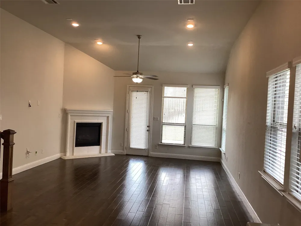 2209 Madison Carrollton, TX 75010