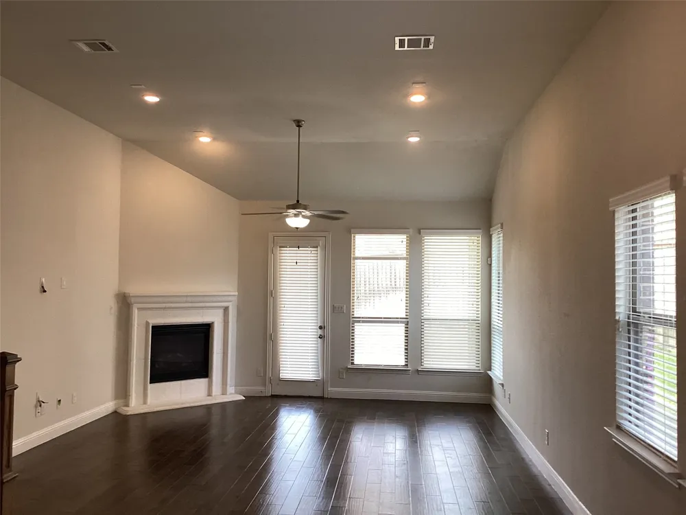 2209 Madison Carrollton, TX 75010