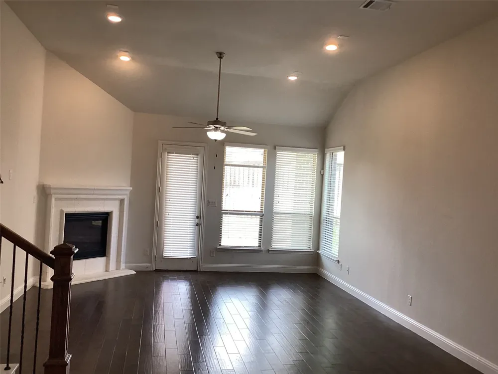 2209 Madison Carrollton, TX 75010