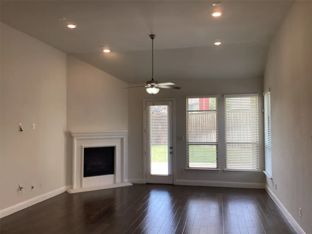 2209 Madison Carrollton, TX 75010