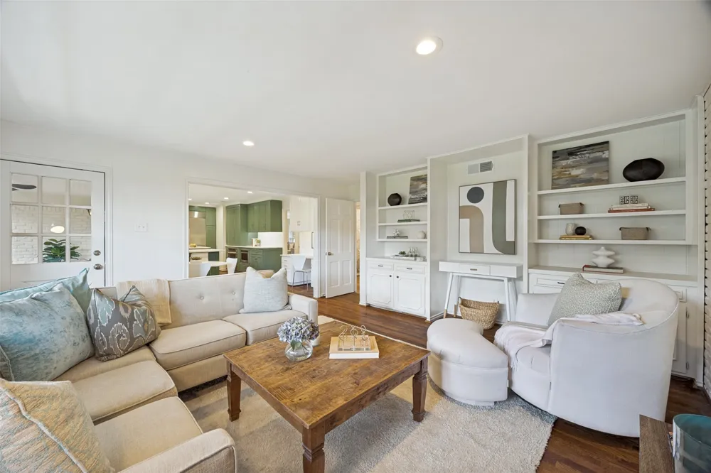 7142 Lakehurst Avenue Dallas, TX 75230