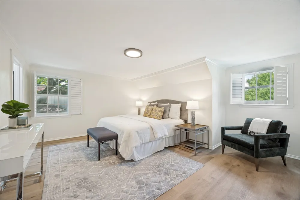 7142 Lakehurst Avenue Dallas, TX 75230