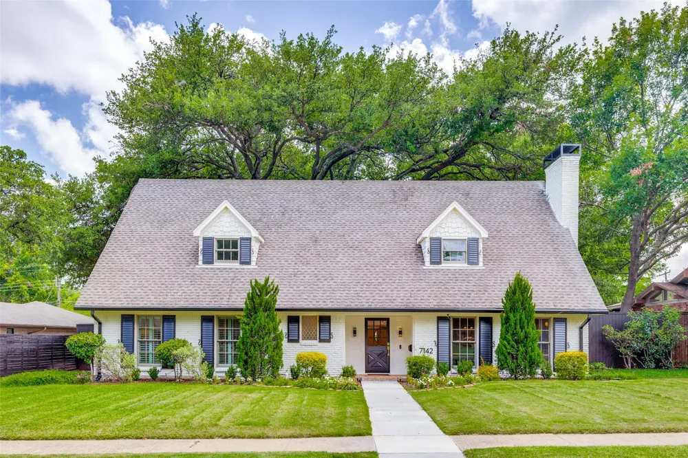 7142 Lakehurst Avenue Dallas, TX 75230
