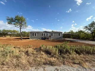 318 E Hill St Woodson, TX 76491
