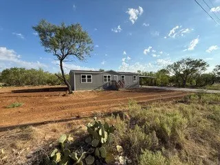 318 E Hill St Woodson, TX 76491
