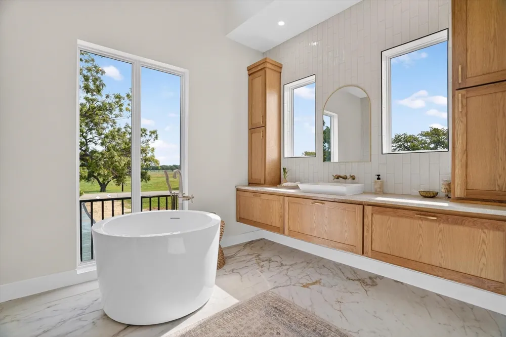 1046 River Ranch Lane Weatherford, TX 76087
