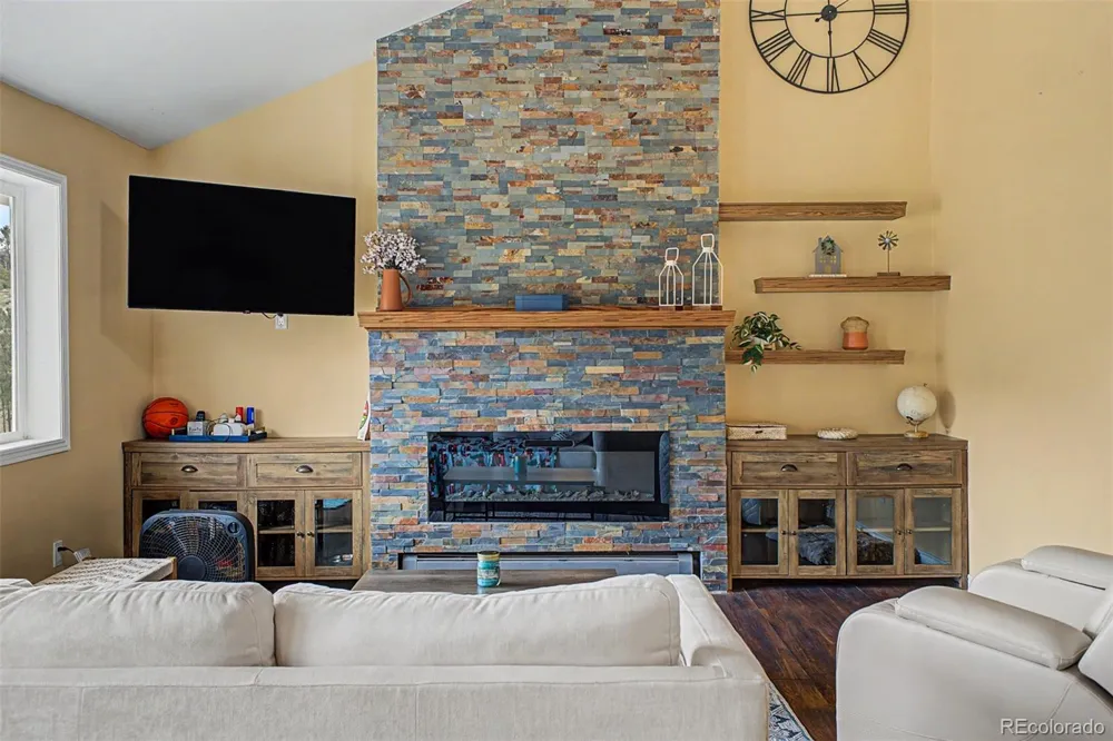 38 Navajo Court Lyons, CO 80540