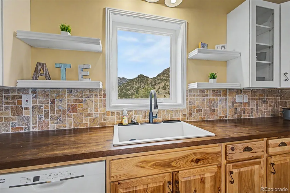 38 Navajo Court Lyons, CO 80540