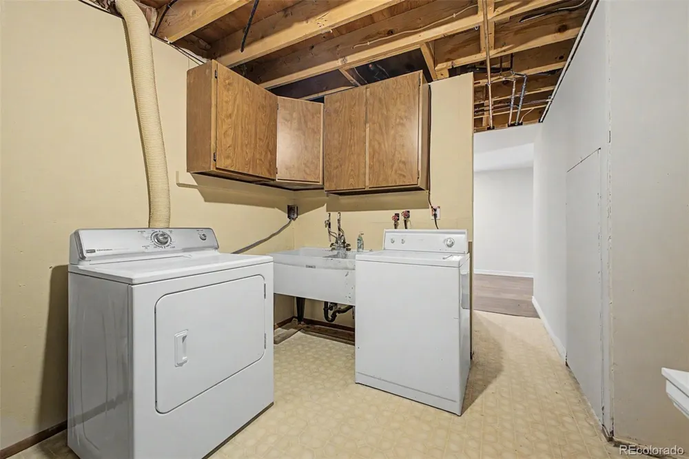 38 Navajo Court Lyons, CO 80540