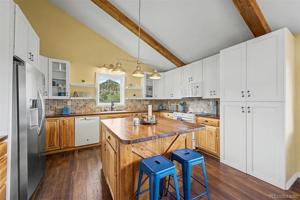38 Navajo Court Lyons, CO 80540