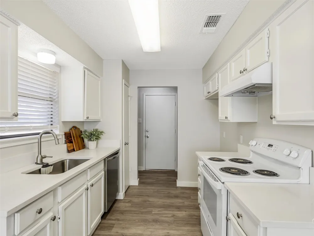 408 Anice Lane Euless, TX 76039
