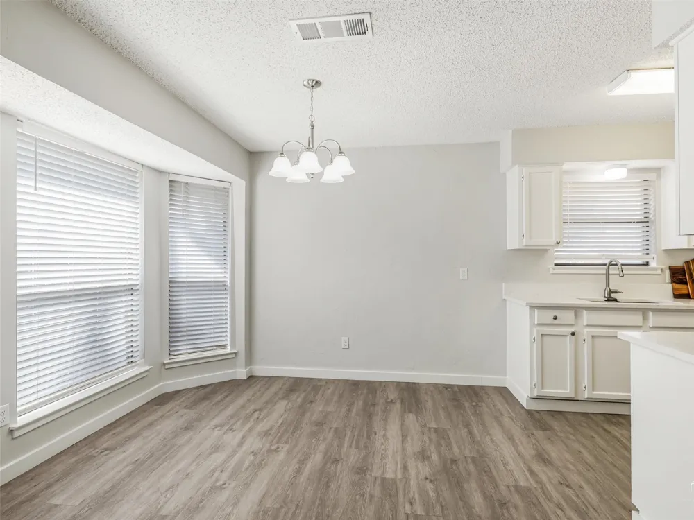 408 Anice Lane Euless, TX 76039