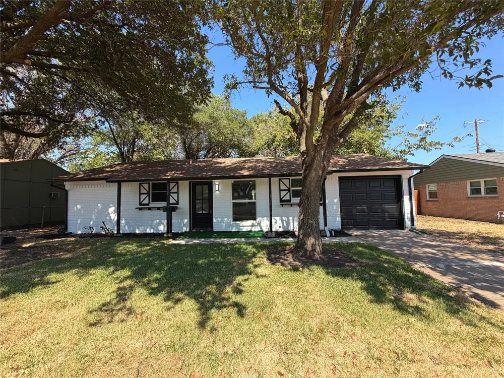 708 SW Southridge Drive Burleson, TX 76028
