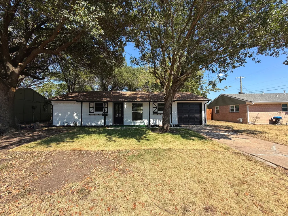 708 SW Southridge Drive Burleson, TX 76028