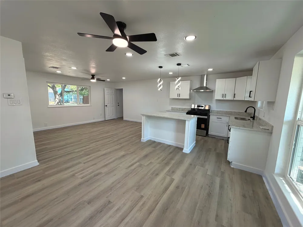 708 SW Southridge Drive Burleson, TX 76028